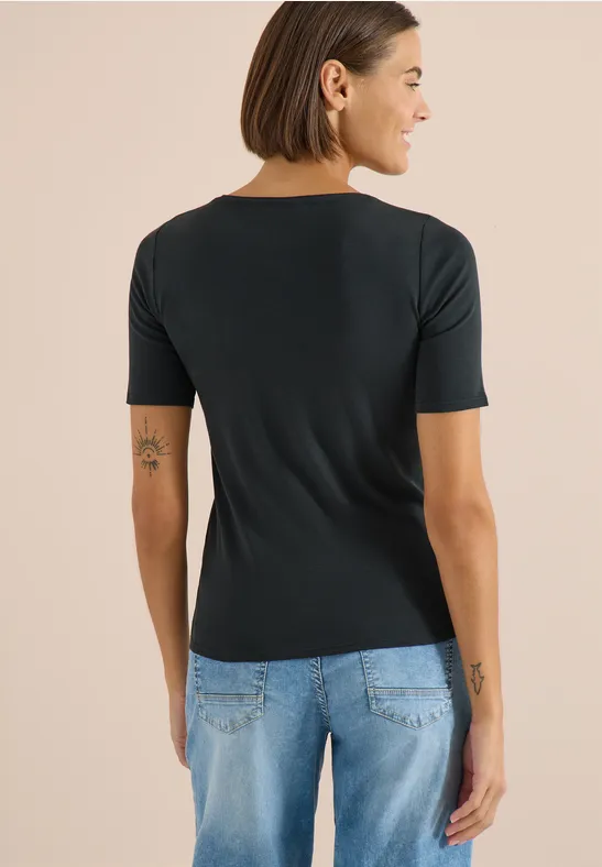 Basic Baumwoll-T-Shirt mit V-Ausschnitt