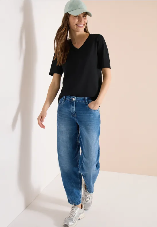 Schwarzes Basic V-Ausschnitt T-Shirt
