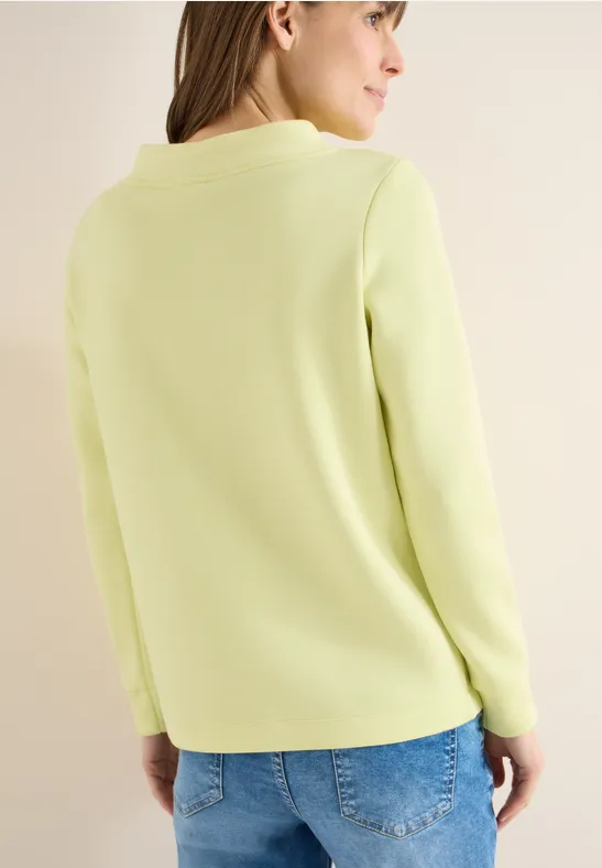 Lässiger Trichterkragen-Pullover
