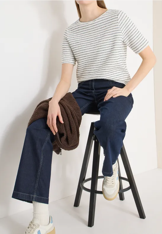 Gestreiftes Bouclé-Strick-T-Shirt