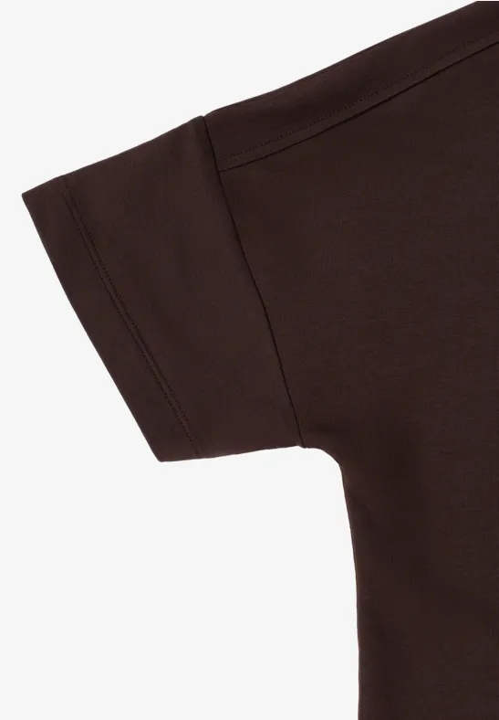 Braunes Kurzarm T-Shirt mit Schulterdetail