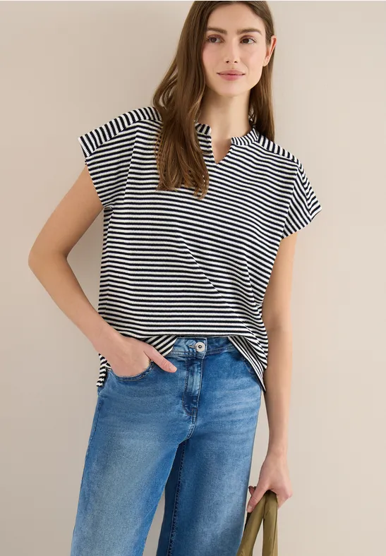 Gestreiftes T-Shirt mit Schlitzkragen