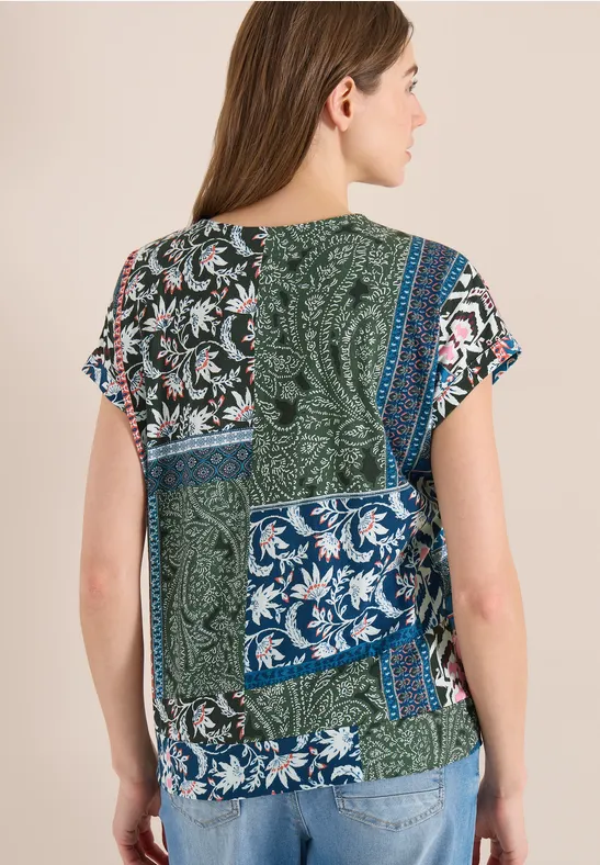 T-Shirt mit Patchworkmuster und V-Ausschnitt