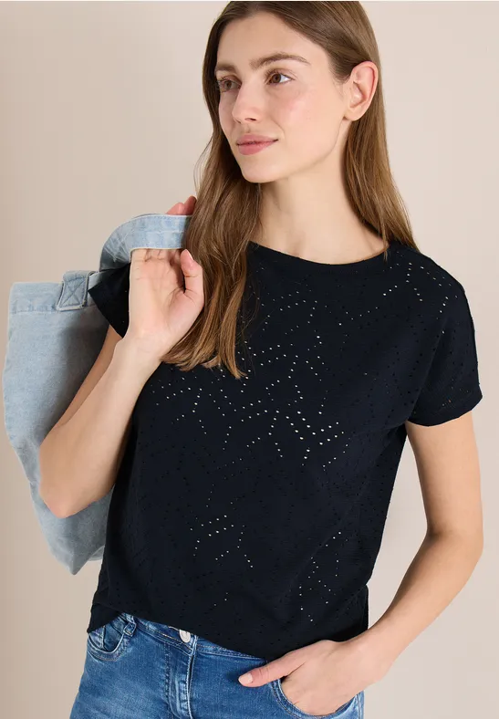 Marineblaues Shirt mit U-Boot-Ausschnitt und Lochstickerei