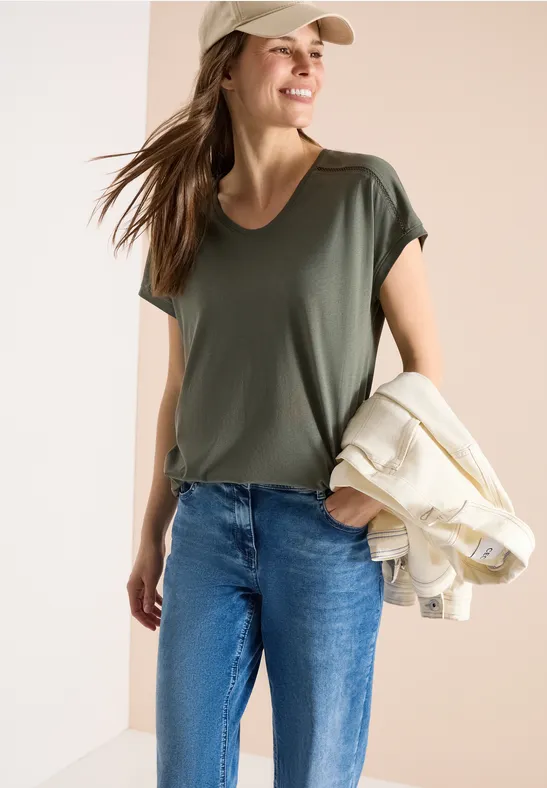 Lässiges V-Ausschnitt T-Shirt mit Spitzendetail