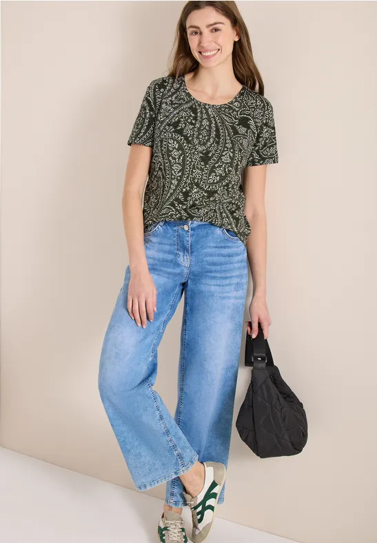 Grünes T-Shirt mit Paisley-Print