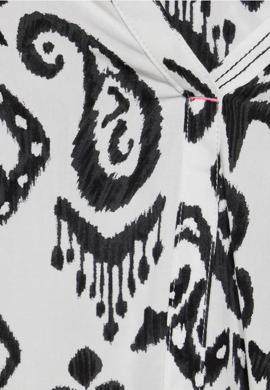 Blusenshirt mit Ornamentmuster und V-Ausschnitt