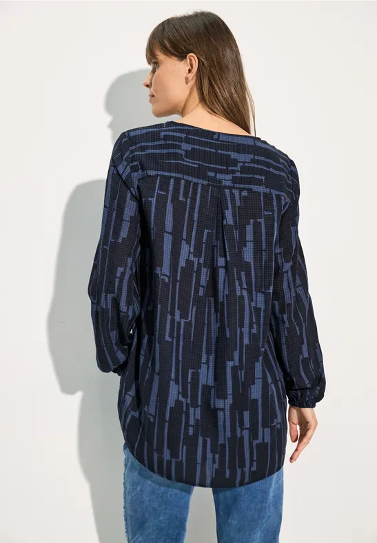 Leichte Bluse mit abstraktem Muster