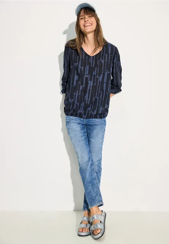 Leichte Bluse mit abstraktem Muster