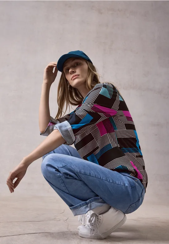 Langärmlige Bluse mit geometrischem Muster