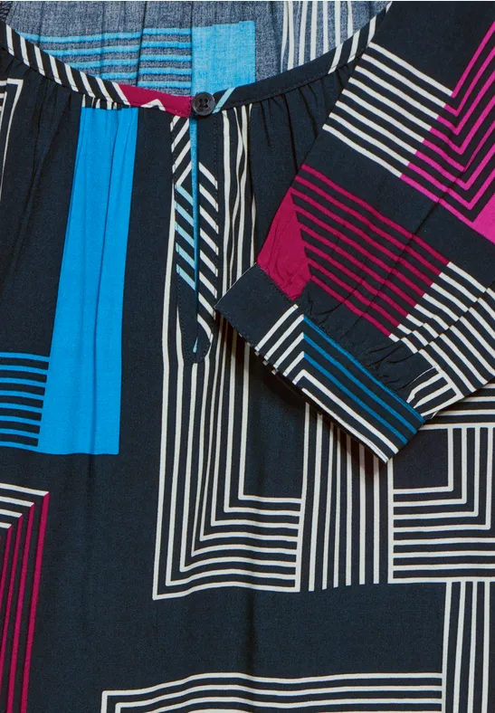 Langärmlige Bluse mit geometrischem Muster