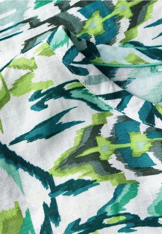 Sommerliches Top mit Grafikdruck und Leinenmischung