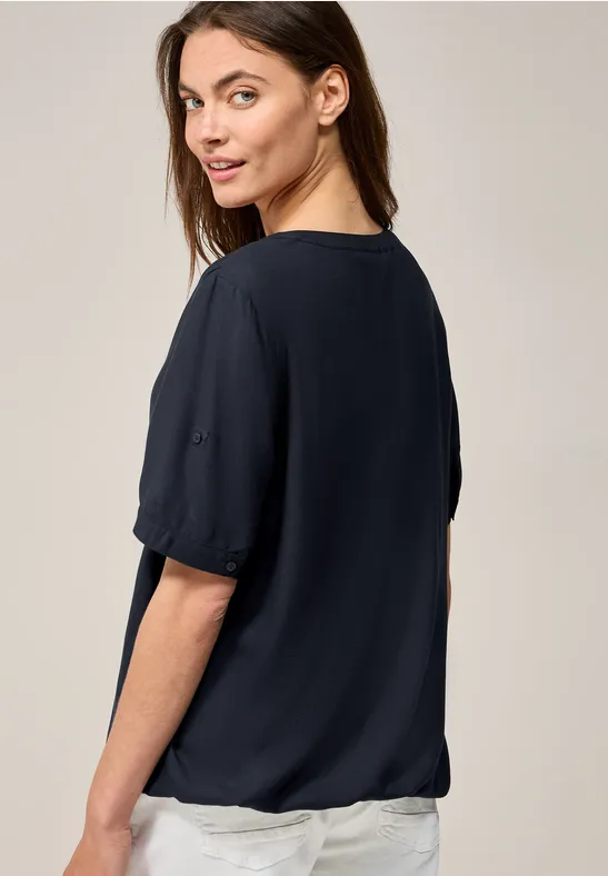 Bluse mit geteiltem Kragen in entspannter Passform