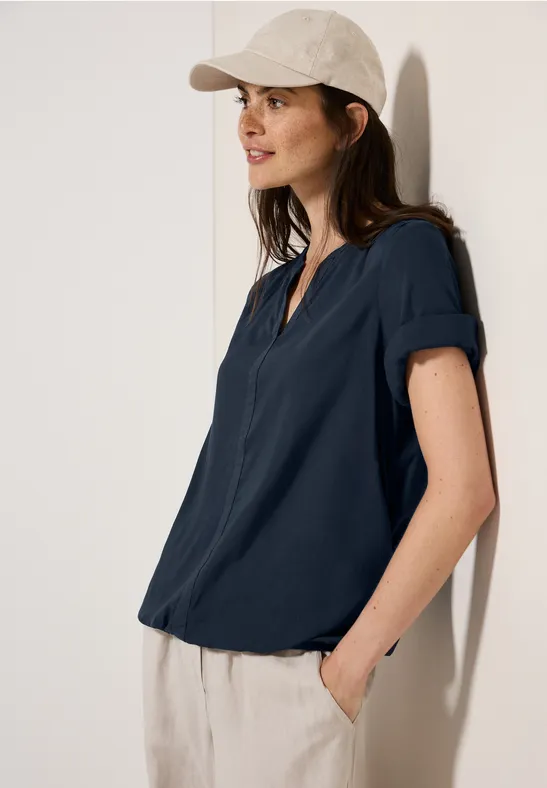 Bluse mit geteiltem Kragen in entspannter Passform