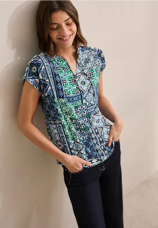 Bluse mit Patchworkmuster und V-Ausschnitt