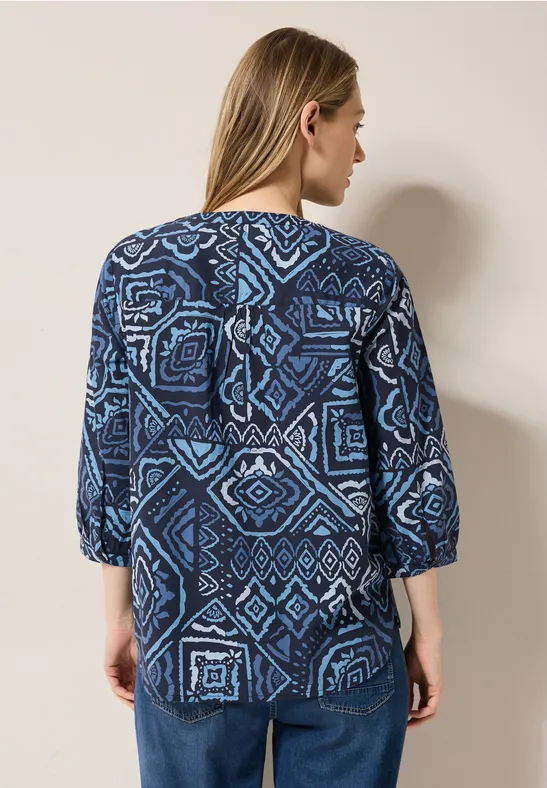 Bluse mit Patchworkmuster und V-Ausschnitt