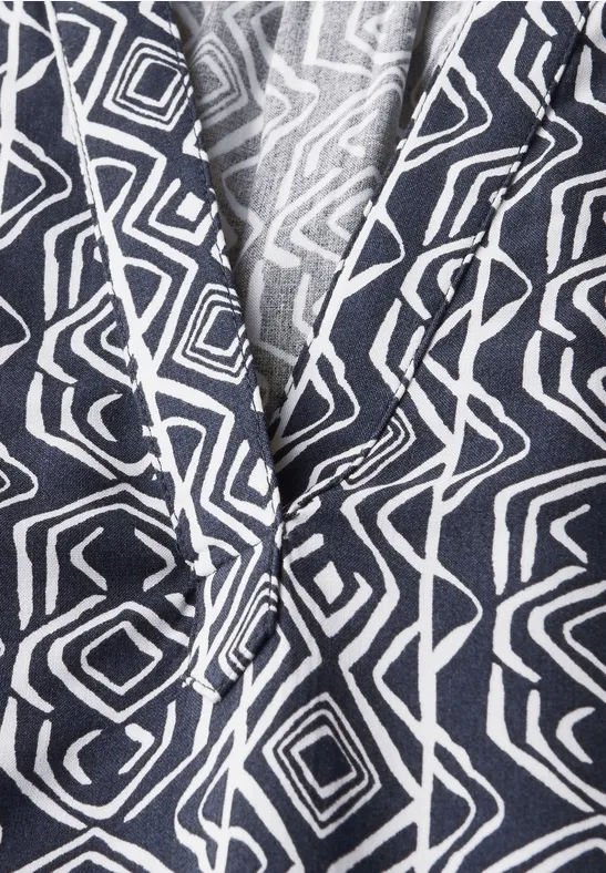 Gemustertes Blusenshirt mit V-Ausschnitt