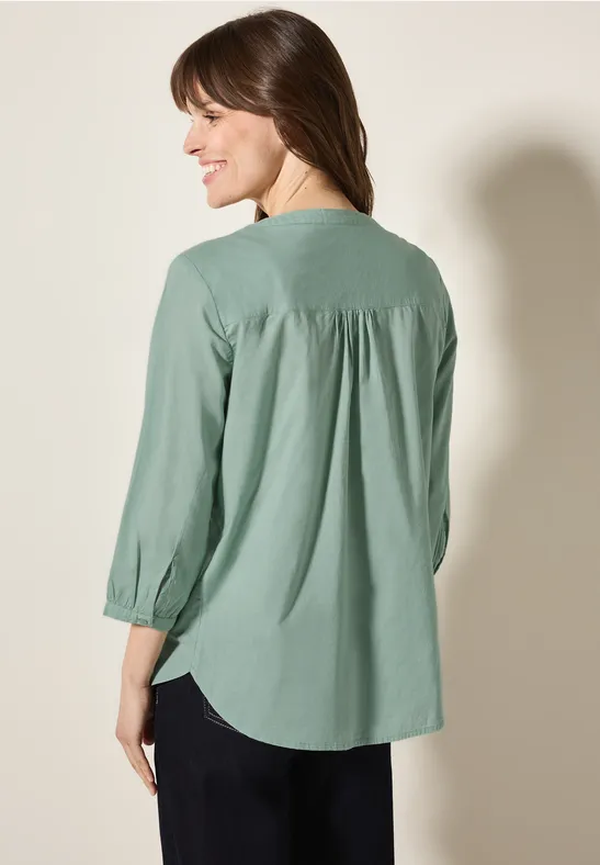 Leichte Damenbluse mit Knopfleiste