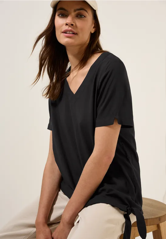 Lässige Bluse mit V-Ausschnitt und Bindedetail