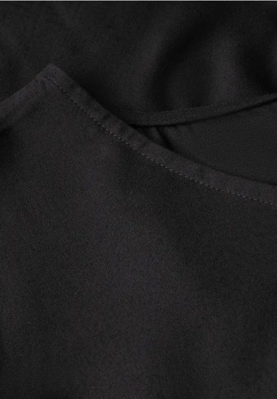 Lässige Bluse mit V-Ausschnitt und Bindedetail