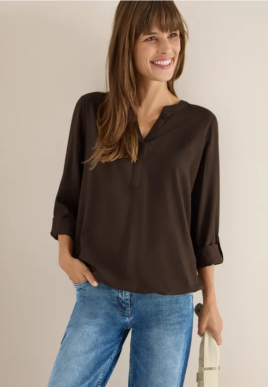 Braune Bluse mit Schlitzkragen und Krempelärmeln