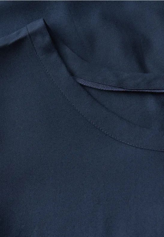 Marineblaues lässiges T-Shirt mit Knoten