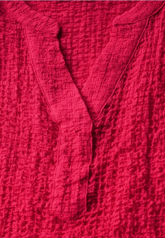Strukturierte Kurzarmbluse mit V-Ausschnitt