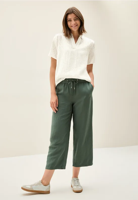 Kurzarm Bluse mit Strukturmuster und Kragen