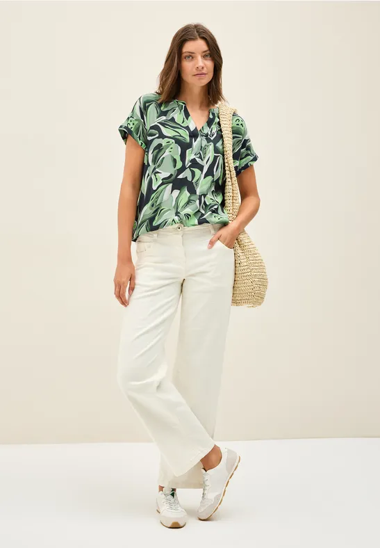 Bluse mit Blätterdruck und V-Ausschnitt