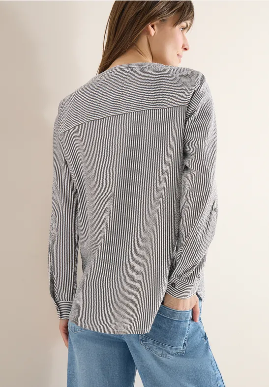 Gestreifte Seersucker Bluse mit Knopfleiste