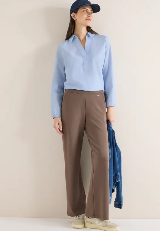Klassische Chambray Bluse mit V-Ausschnitt