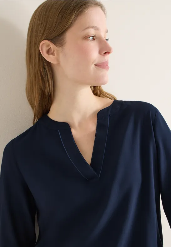 Lässige Bluse mit Schlitzkragen und langen Ärmeln