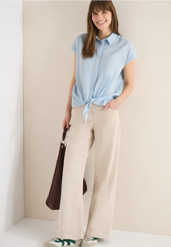 Gestreifte Seersucker Bluse mit Knoten