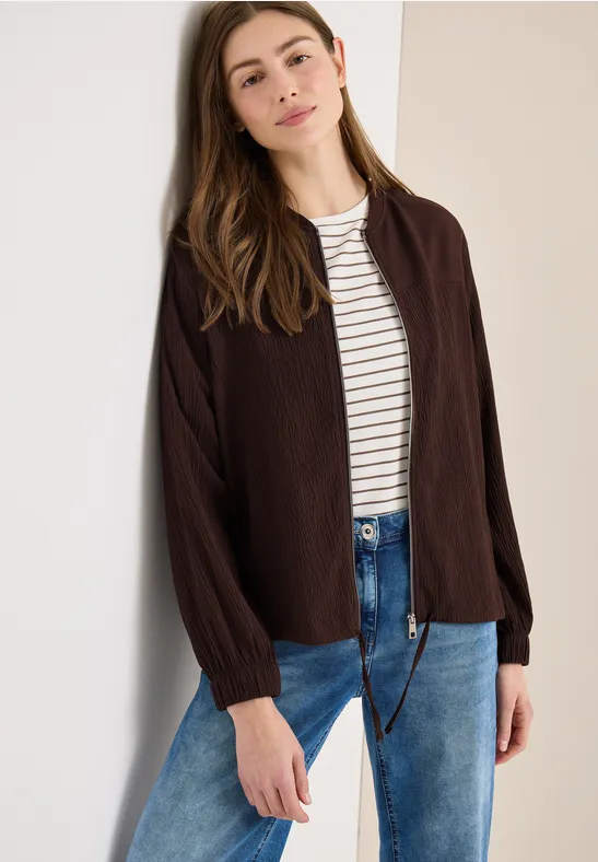 Braune Blousonjacke mit Seersucker-Textur