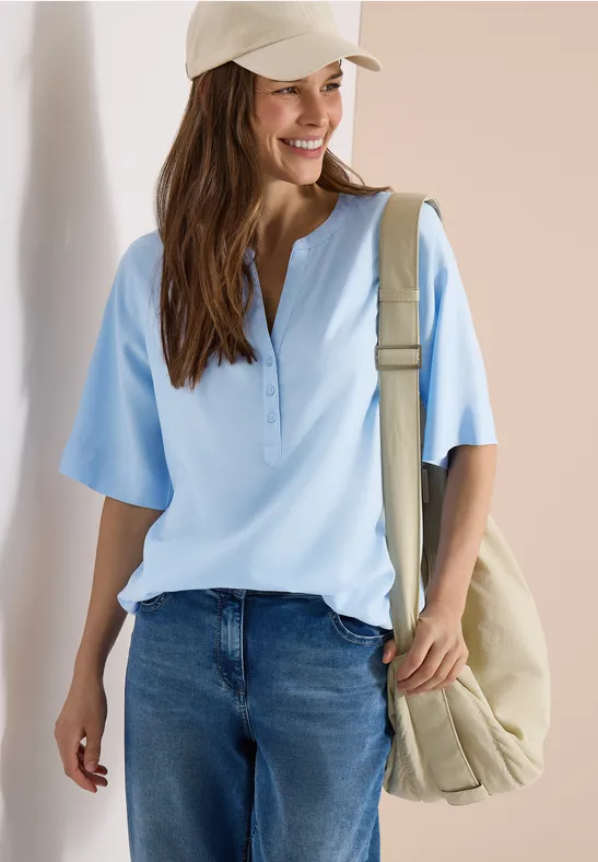 Lässige Bluse mit Knopfleiste und Schlitzkragen