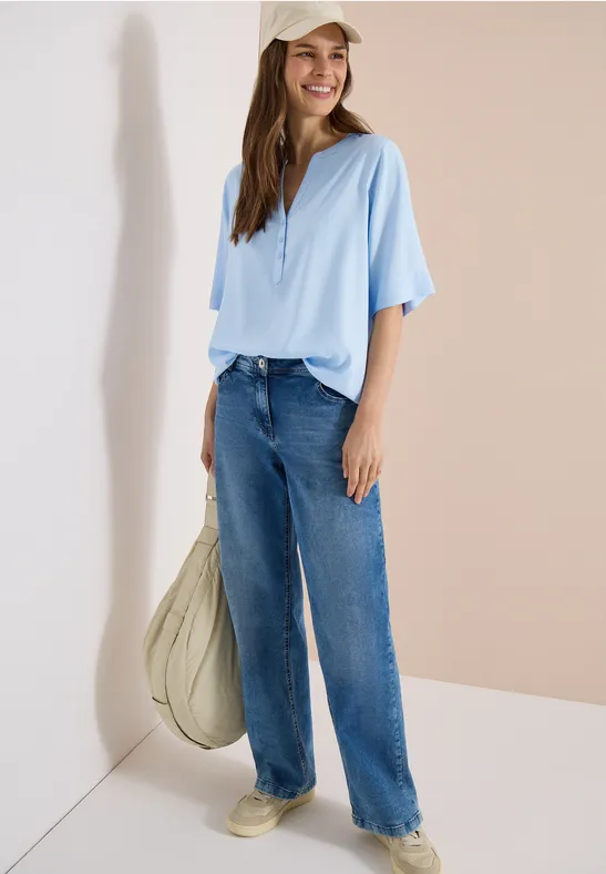 Lässige Bluse mit Knopfleiste und Schlitzkragen