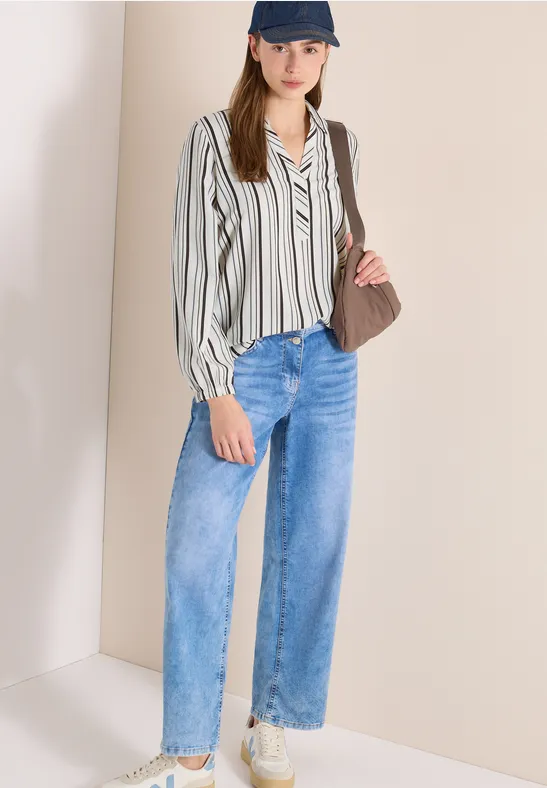 Gestreiftes Langarmshirt mit V-Ausschnitt