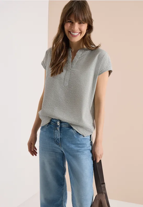Gestreifte Seersucker Bluse mit Schlitzkragen