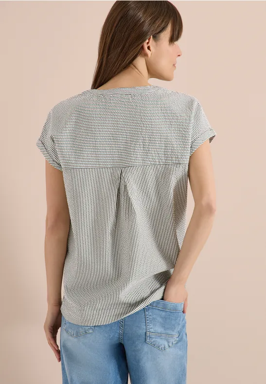Gestreifte Seersucker Bluse mit Schlitzkragen
