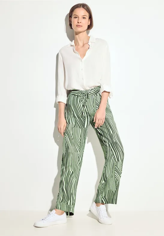 Grüne Hose mit weitem Bein und Muster