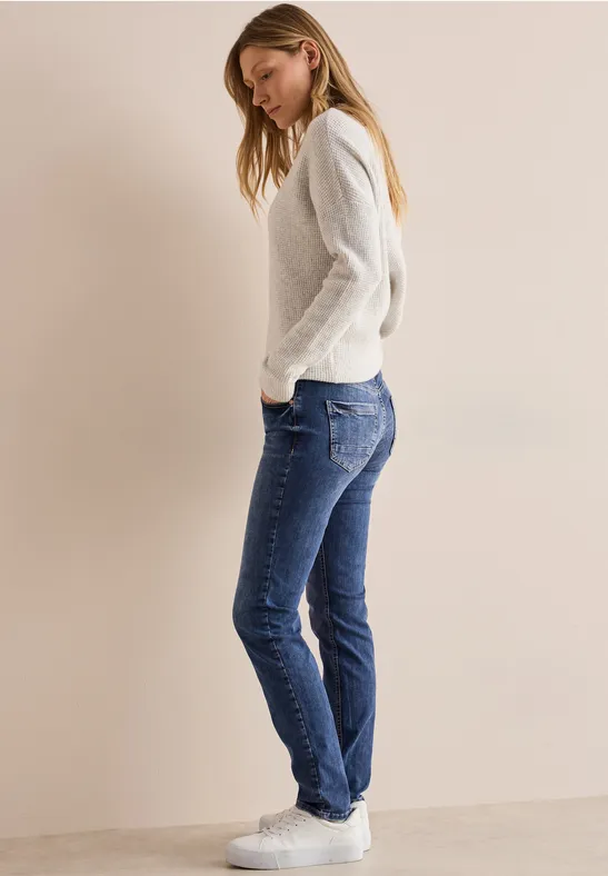 Jeans im Casual Fit mit schmalem Bein