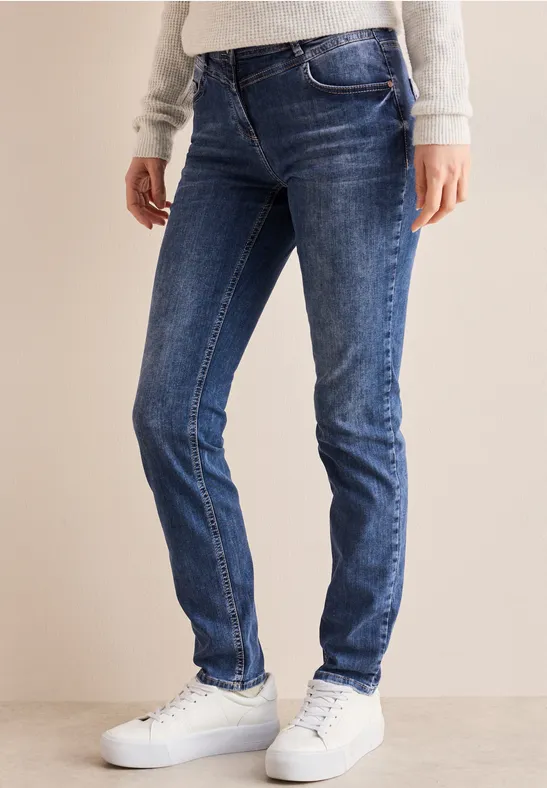 Jeans im Casual Fit mit schmalem Bein