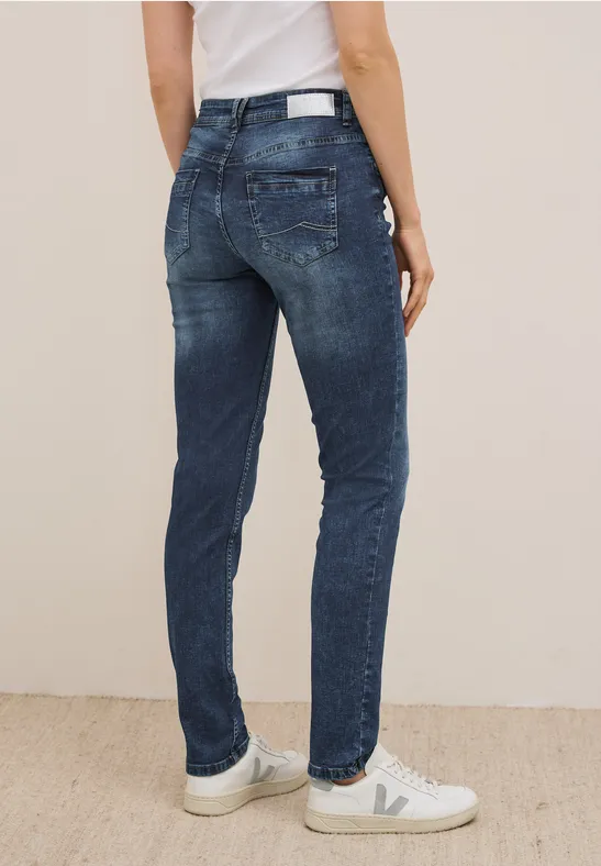 Jeans im Casual Fit mit schmalem Bein