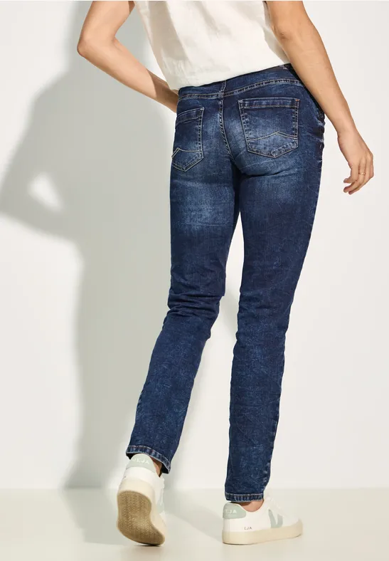Jeans im Casual Fit mit schmalem Bein