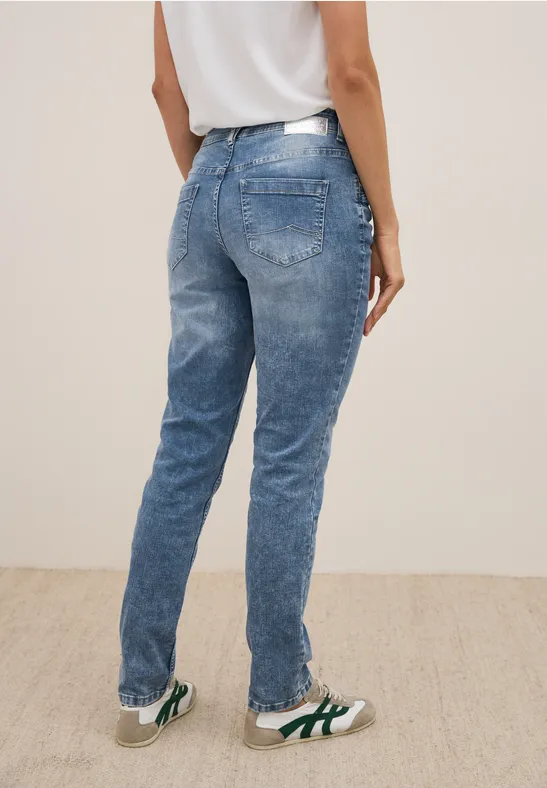 Jeans im Casual Fit mit schmalem Bein