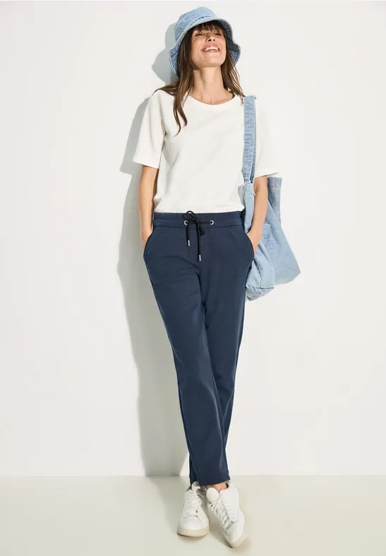 Legere Jacquard-Freizeithose im Casual Fit
