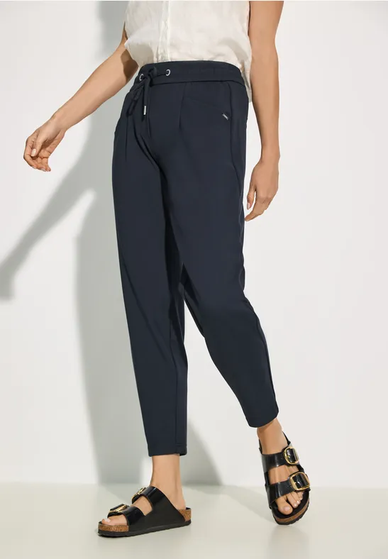 Lässige Jerseyhose mit schmal zulaufendem Bein