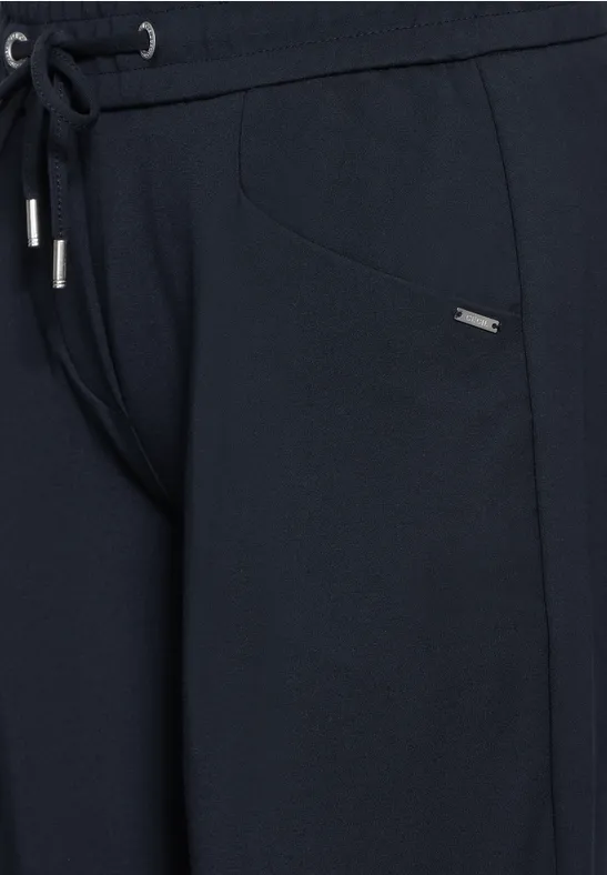 Lässige Jerseyhose mit schmal zulaufendem Bein