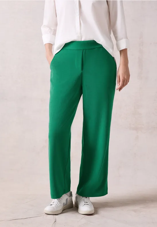 Cordhose im Loose Fit in Grün