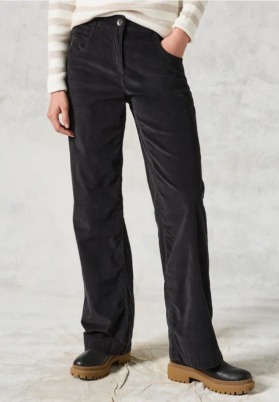 Cordhose für Damen im lockeren Schnitt
